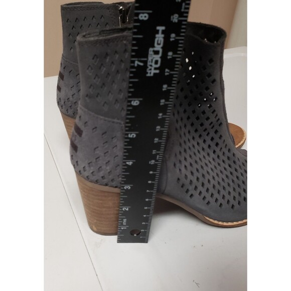 Tom’s Gray Perforated Open Toe Chunky Heel Ankle Boot w/ Tassel Zipper Sz 8 PO-E - Picture 10 of 12